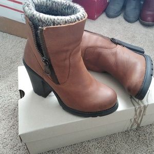 ((solddddd))))Steve Madden heel insocks